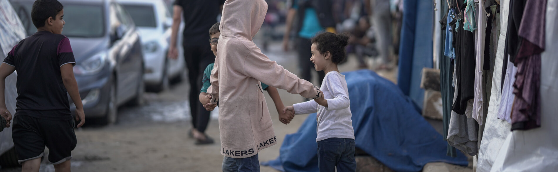 ילדים עקורים במחנה של אונר"א בדרום עזה. צילום: ארגון הבריאות העולמי, 14 בנובמבר 2023.