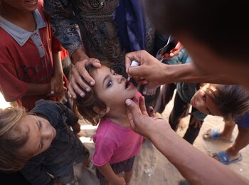 Vaccinating children in Gaza for polio. Photo by UNICEF