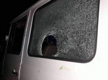 Shattered car window in Halhul. Photo by Yesh Din