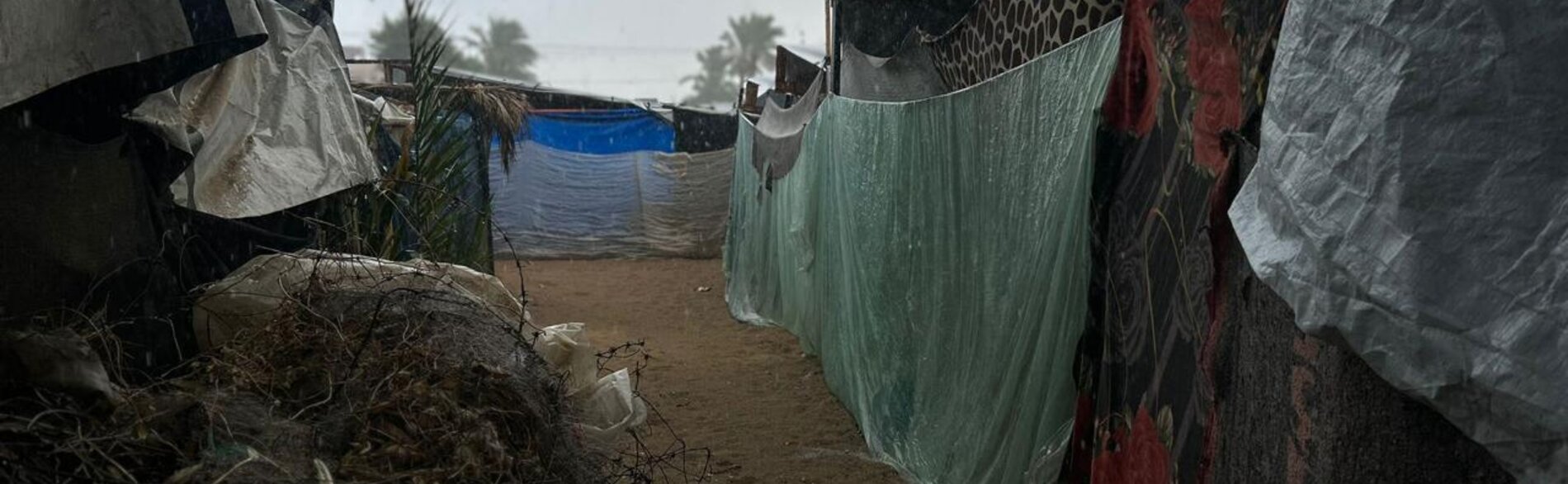 Makeshift shelters leaving internally displaced persons in in Gaza exposed to the rain. Photo by UNRWA