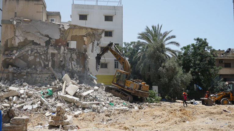 Egyptian-donated building equipment to support Gaza rubble removal. June 2021 © OCHA 